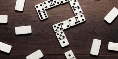 Bật mí cách chơi domino đơn giản nhất cho người mới